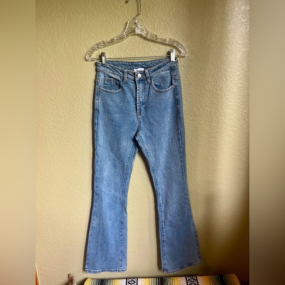 Princess Polly Bootcut Light mid-rise washed Denim Jeans,
Size 4